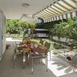 Deluxe Lea With Large Garden Split